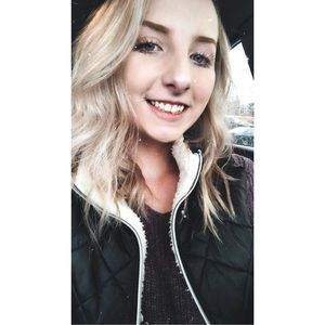 Meet your Posher, Danielle